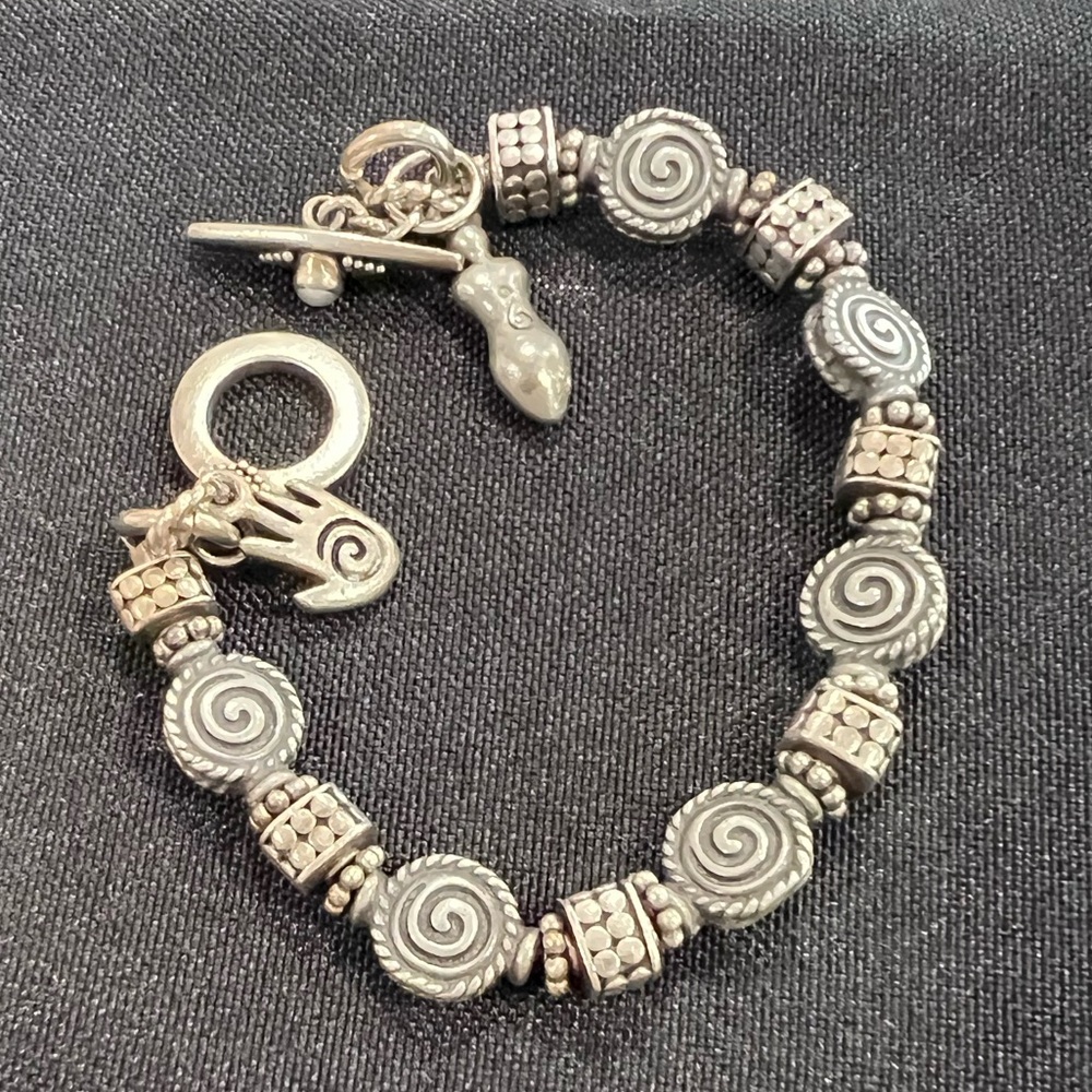 🩶One of a kind silver beaded bracelet🩶